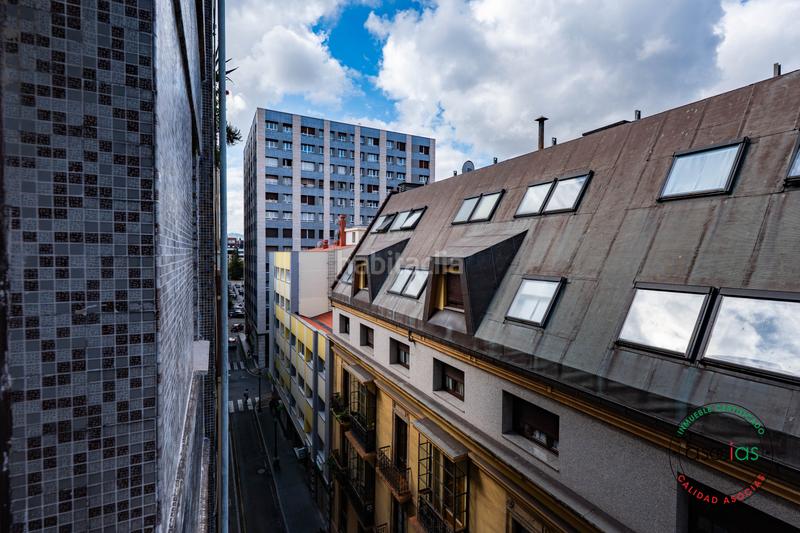 Foto a93da576-3ca0-4fb7-9532-83946d4b3bdb. Piso en Gijón - calle padilla 5 4 dormitorios, 2 baños, salón, cocina y plaza de garaje con espacio, luz y potencial en pleno Centro de la ciudad en Gijón
