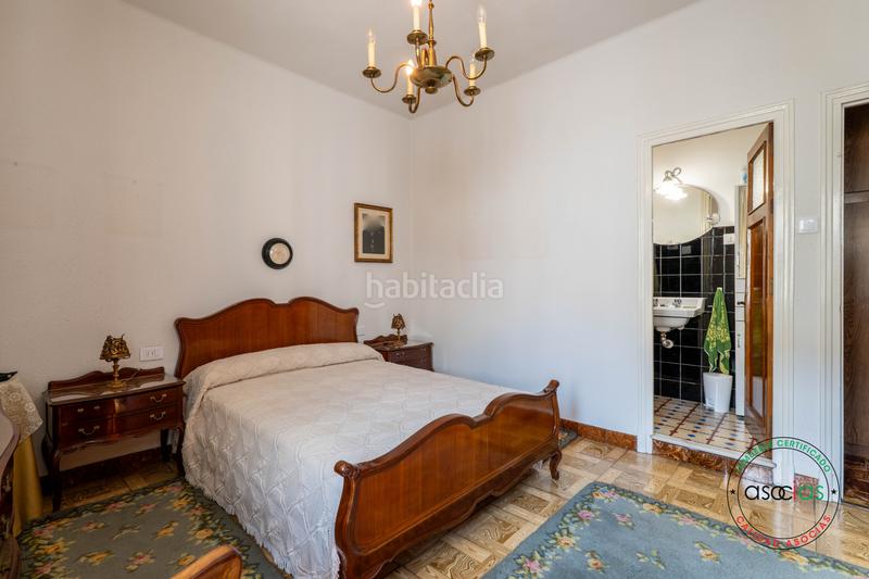 Foto adf1df67-7f1d-4339-b81f-fa9fc1ef9c9f. Piso en Gijón - calle padilla 5 4 dormitorios, 2 baños, salón, cocina y plaza de garaje con espacio, luz y potencial en pleno Centro de la ciudad en Gijón