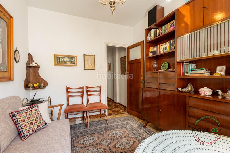 Foto b275c59a-5f93-4829-be1d-4a1f5c955ba1. Piso en Gijón - calle padilla 5 4 dormitorios, 2 baños, salón, cocina y plaza de garaje con espacio, luz y potencial en pleno Centro de la ciudad en Gijón