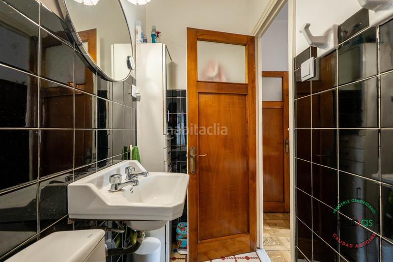 Foto b2a3bd5e-acde-4e1a-bcaa-826233b5f548. Piso en Gijón - calle padilla 5 4 dormitorios, 2 baños, salón, cocina y plaza de garaje con espacio, luz y potencial en pleno Centro de la ciudad en Gijón