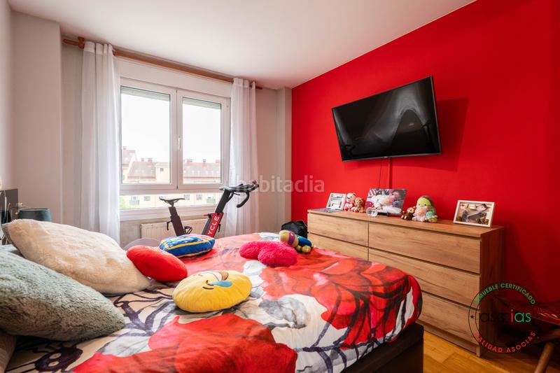 Foto 12da2710-8bb9-4ef1-96da-ba432c1f37ab. Piso en Gijón - calle matilde de la torre 15 venta piso en zona Roces 2 dormitorios 2 baños luminoso y soleado en Gijón