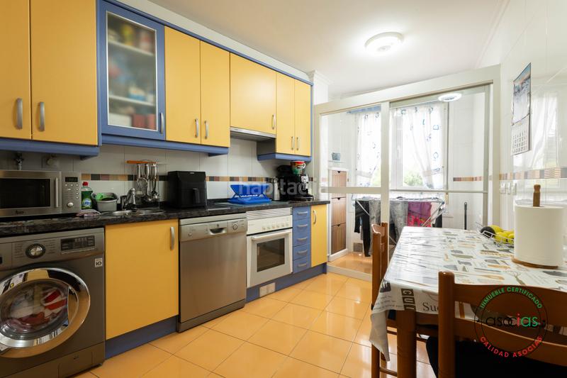 Foto 84c6ce1c-913c-41c8-bde9-42ba01624d3c. Piso en Gijón - calle matilde de la torre 15 venta piso en zona Roces 2 dormitorios 2 baños luminoso y soleado en Gijón