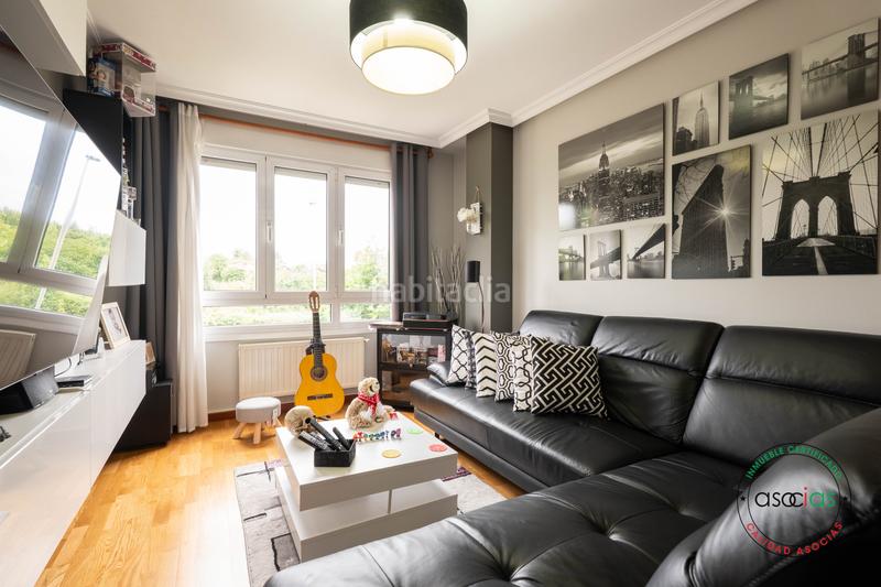 Foto d43b5fd7-aebc-48f2-82be-c3f9b61f6c1e. Piso en Gijón - calle matilde de la torre 15 venta piso en zona Roces 2 dormitorios 2 baños luminoso y soleado en Gijón
