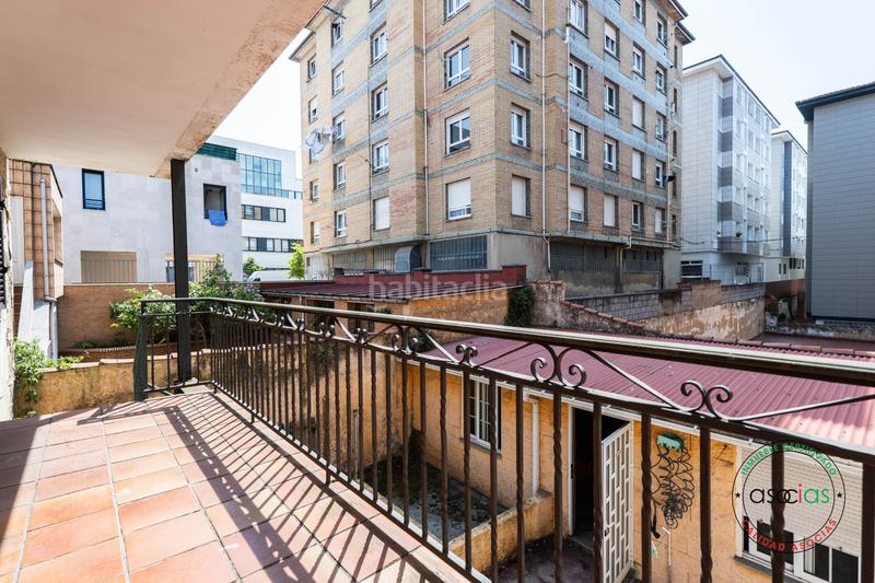 Foto 079be718-ca62-4bd9-875a-5825b4146064. Ático en Gijón - calle granados 14 oportunidad única de casa independiente en pleno corazón en Gijón