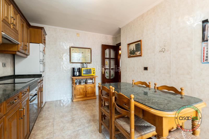 Foto 1f5ba1f2-36c2-4dd2-b6ed-309296db673e. Ático en Gijón - calle granados 14 oportunidad única de casa independiente en pleno corazón en Gijón