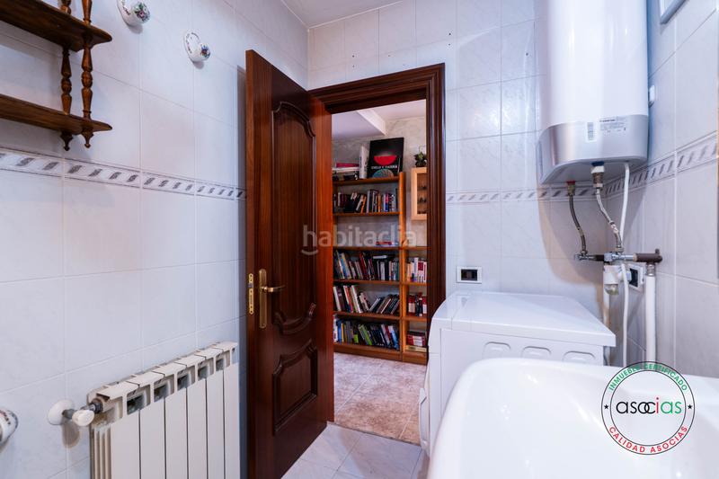 Foto 7640ec53-24c0-4e61-9d95-9f52d2e1711c. Ático en Gijón - calle granados 14 oportunidad única de casa independiente en pleno corazón en Gijón