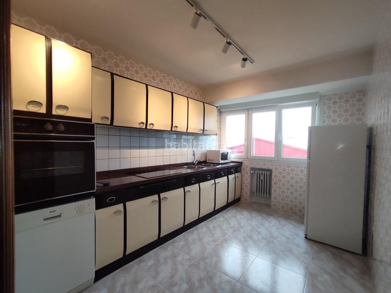 Foto efafda12-7b16-4684-a60b-9cbe582bd83c. Alquiler piso fantástica vivienda en la calle celestino junquera. en Gijón