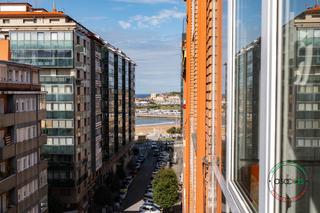 Pis  Gijón - calle doctor aquilino hurle 24. Venta de piso en la arena