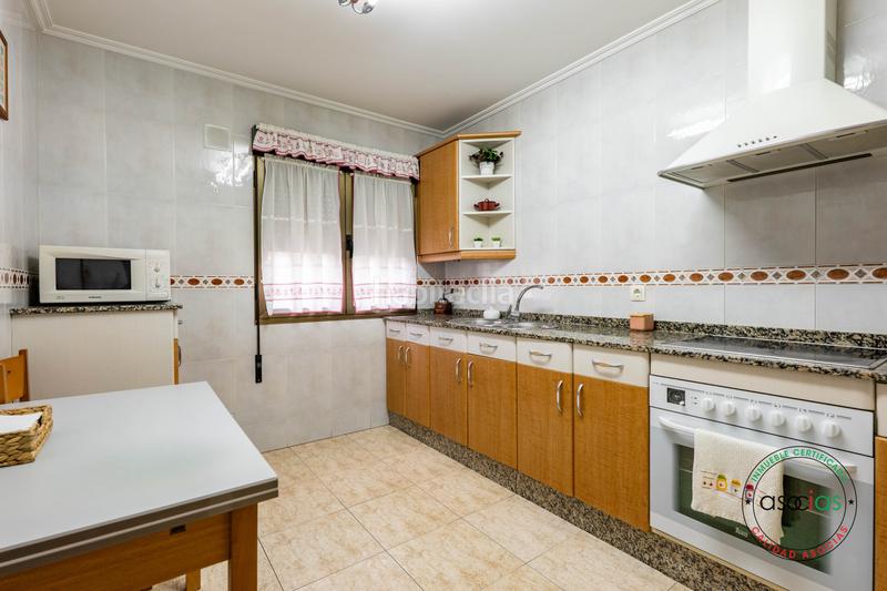 Foto 336e0bd9-8f1f-45bf-bd54-a84d27bb1f49. Piso en Gijón - calle lima 1 venta de piso en La Calzada en Gijón