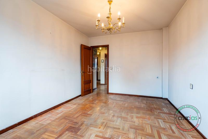 Foto b07ff2e4-185b-4dd7-adde-b05b44796e15. Pis a Gijón - avenida schulz 1 a Centro Gijón