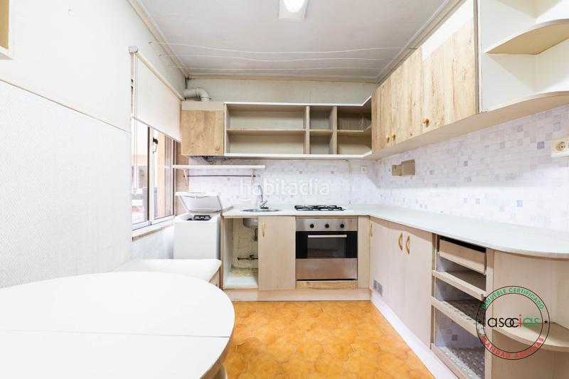 Foto f7e1a5a6-8aac-41d5-81fb-c328a4da209a. Flat with heating in El Coto Gijón