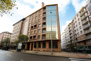 Appartamento  Gijón - avenida del llano 20. Exclusiva vivienda de tres habitaciones, plaza de garaje y trast