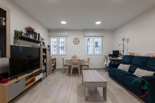Pis a Gijón - calle fontaneros 10. Venta de piso reformado en roces