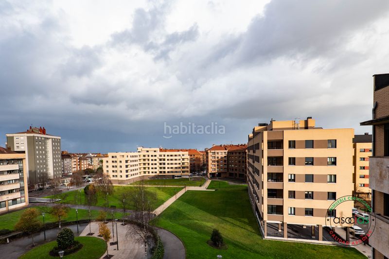 Foto 91b20de6-5448-4a98-8c78-ad5be5156b90. Piso en Gijón - calle manolo quiros 7 dúplex para entrar a vivir de tres dormitorios, salón, cocina, plaza de garaje y trastero en Gijón