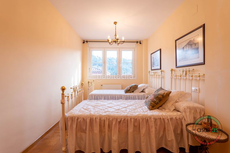 Foto 0422f1bf-e22a-48ac-9662-2d6ece22a409. Casa aparellada a luanco - calle la fumienta 7 a Gozón