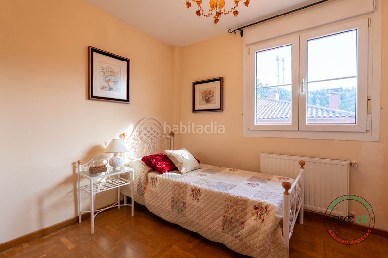 Foto 17921db4-6862-4e76-9ea9-e0dfeabacb10. Casa aparellada a luanco - calle la fumienta 7 a Gozón