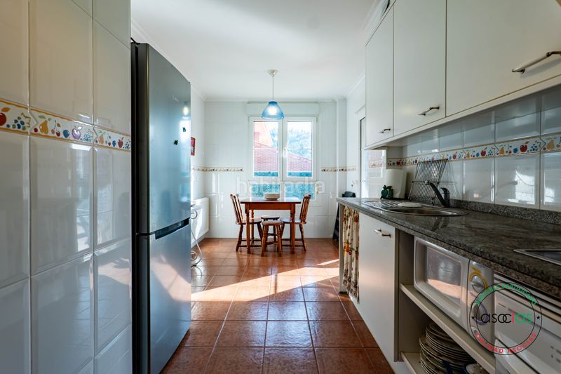 Foto 1b4923df-bb9c-4119-8a10-414b93f68657. Casa aparellada a luanco - calle la fumienta 7 a Gozón