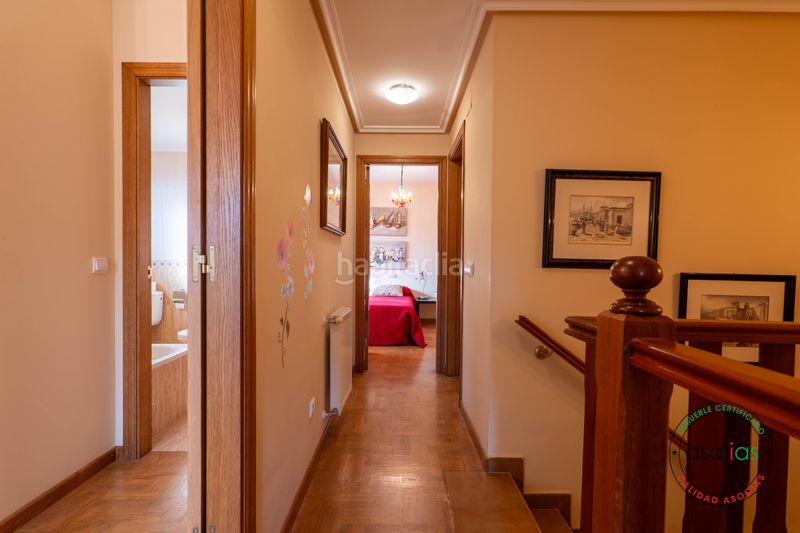 Foto 446b091b-0b93-4e88-b6f7-b489501439e7. Casa aparellada a luanco - calle la fumienta 7 a Gozón