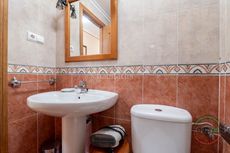 Foto 4b51b0ee-b5f7-4b7d-bd20-f35e56a3c355. Casa aparellada a luanco - calle la fumienta 7 a Gozón