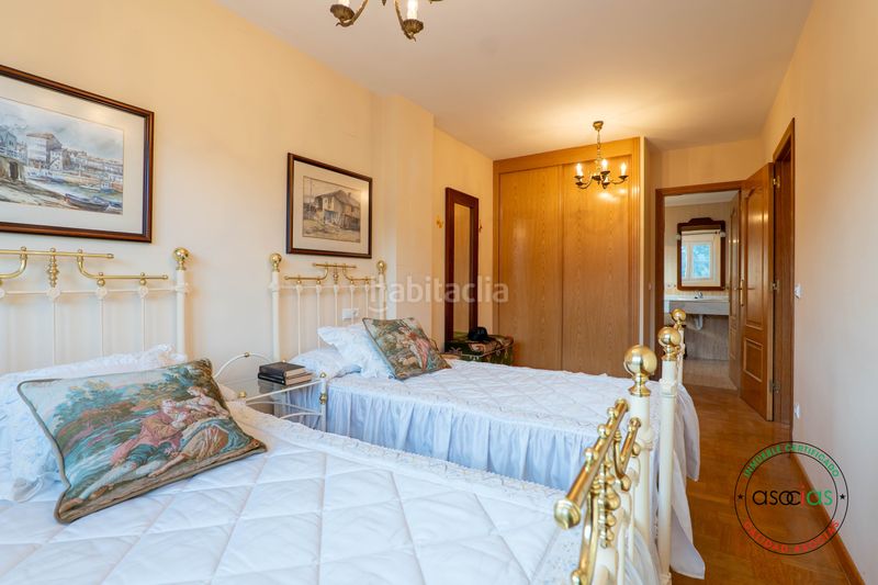 Foto 51361643-68b2-4ebc-bdef-302fcb7c3d35. Casa aparellada a luanco - calle la fumienta 7 a Gozón