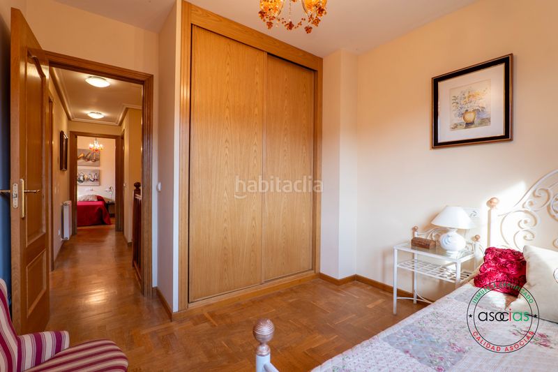 Foto 72c8c93e-f4ac-4853-9a24-907ffbf059e4. Casa aparellada a luanco - calle la fumienta 7 a Gozón