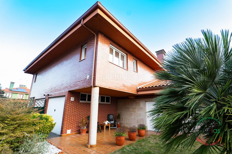 Foto 76c3f072-50e3-43cf-bf39-0fc3864ab002. Casa aparellada a luanco - calle la fumienta 7 a Gozón