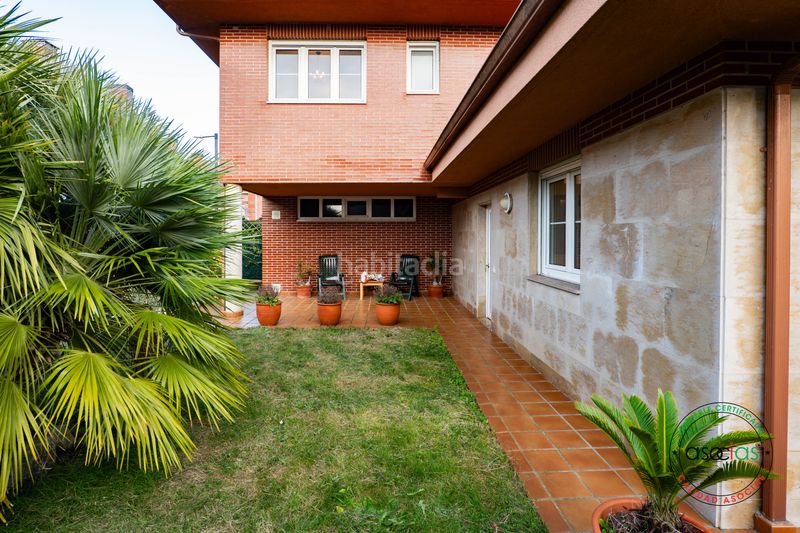 Foto 928db19c-3131-4c1e-a8bd-906f8cf210d4. Casa aparellada a luanco - calle la fumienta 7 a Gozón