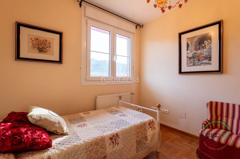 Foto 94b2ca84-a5cd-4b61-bafb-d9119072a97d. Casa aparellada a luanco - calle la fumienta 7 a Gozón