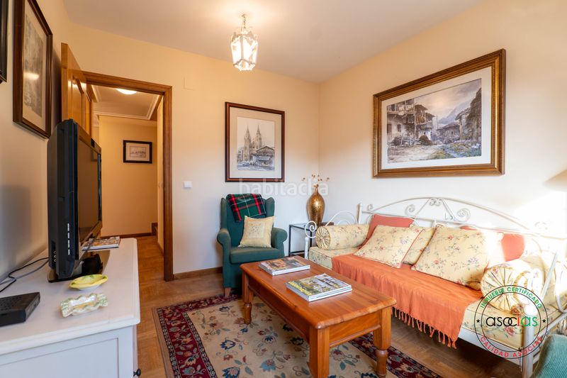 Foto d467251d-3f58-4b90-b962-f2ed4653f47a. Casa aparellada a luanco - calle la fumienta 7 a Gozón