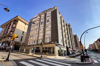 Pis a Gijón - calle ramon y cajal 27. Piso en el coto entre jesuitas y codema a 6 minutos de la playa