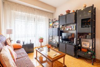 Flat in Gijón - calle fray ceferino gonzalez 23. Interesante oportunidad para inversores se vende con inquilino