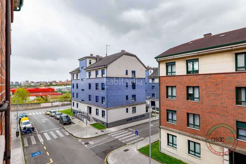 Foto 1bbf1153-ca07-49ac-9bc2-7b4e1c5c644e. Pis amb calefacció aparcament a Tremañes Gijón