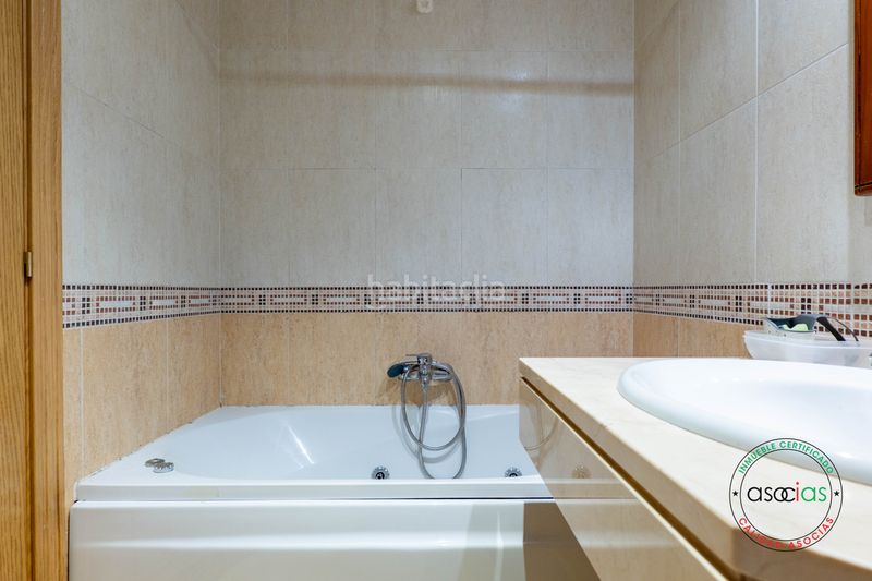 Foto 6464fd79-8e02-4c40-9dfc-ad09d832c133. Pis amb calefacció aparcament a Tremañes Gijón