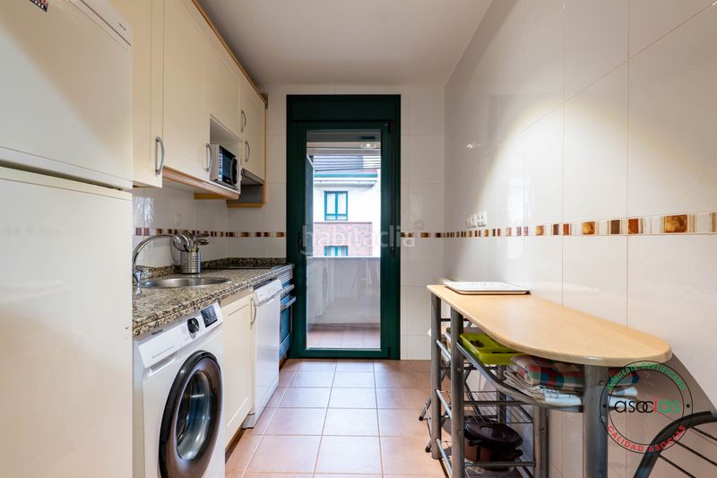 Foto bf152ece-d069-4367-a97d-158cdbb418a0. Pis amb calefacció aparcament a Tremañes Gijón