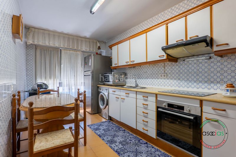 Foto 09468182-b8b4-4537-952f-150bb0ee1e48. Appartamento in calle anselmo cifuentes 12 in Centro Gijón