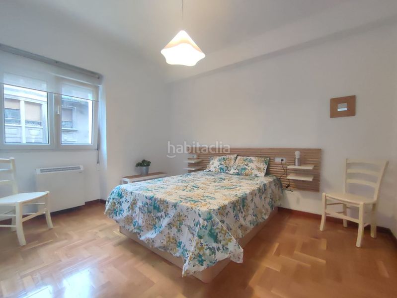 Foto c58f2b7f-ef05-429d-81e0-20637cb39b80. Rent flat with heating in Centro Gijón