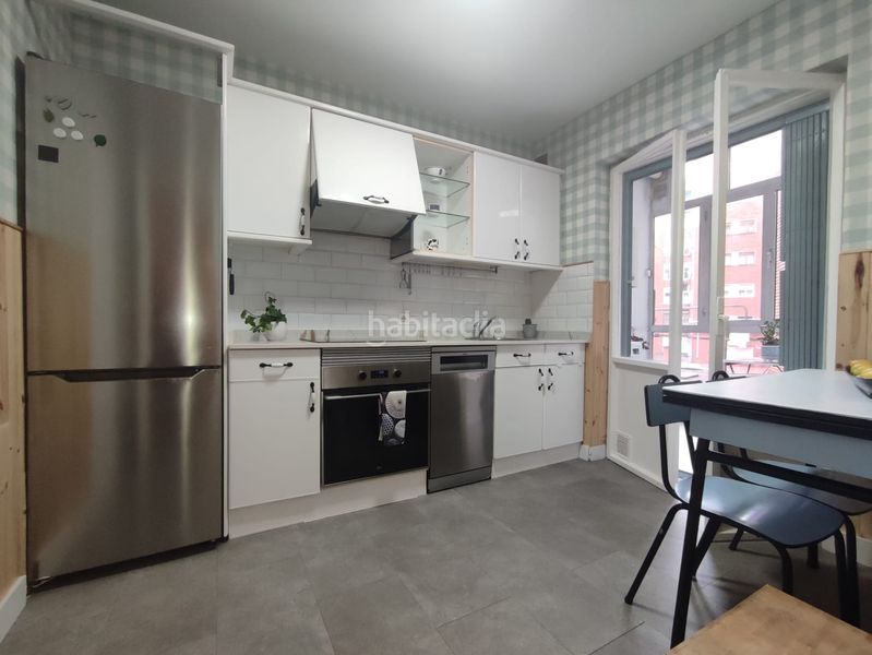 Foto d6fb5b92-cfa9-4009-9896-1e0da91a64e6. Rent flat with heating in Centro Gijón
