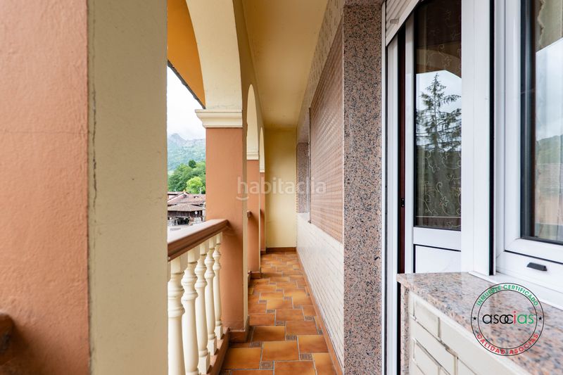 Foto 86baea1a-f0eb-4f9c-8d10-28ab97283e00. Casa a el condado - lugar condado 89 a Laviana