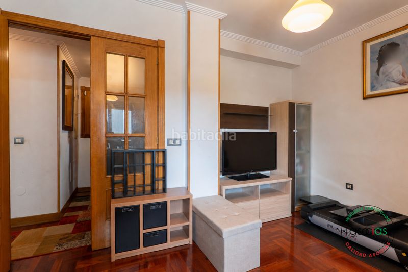 Foto f59d7777-b882-4b56-89e9-94ff181f9cdf. Pis amb calefacció a El Polígono Gijón