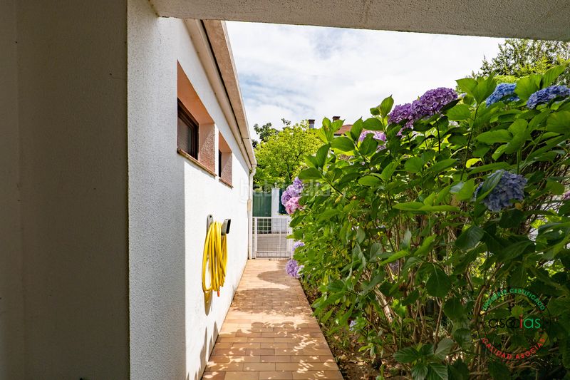 Foto eab010d0-5805-4901-8ea5-05896d60c0c0. Casa adossada amb calefacció aparcament a La Fresneda Siero