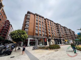 Flat  Gijón - avenida de la costa 124. Venta de piso  en la arenacentro