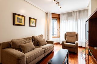 Flat in Gijón - calle domingo garcia de la fuente 13. Elegante vivienda con garaje y trastero en pleno centro de gijon