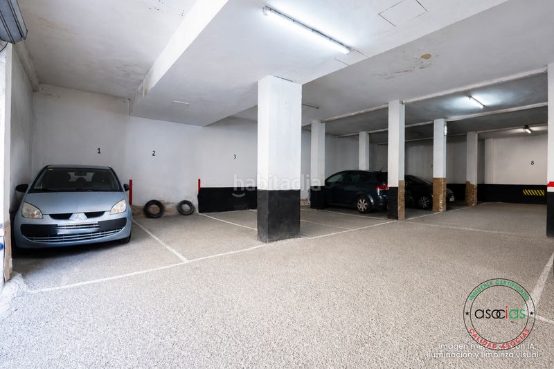 Foto bddde13a-41b3-49e2-b84e-ae25145ce40b. Aparcament cotxe a calle pedro pablo 4 a Llano Gijón