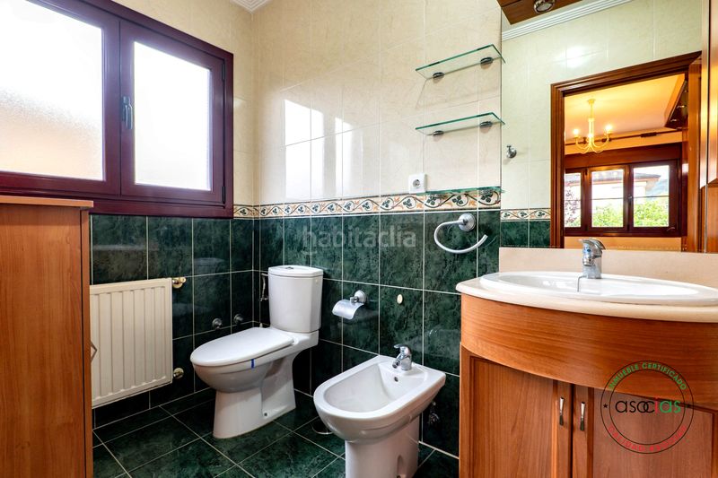 Foto b518dc85-c17a-481b-9cc3-a6912d7041b2. Towny house in Vega - camino de huerces 1293 in Vega Gijón