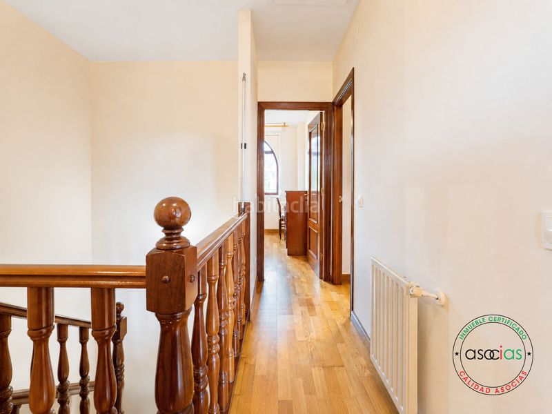 Foto e0714350-e2f7-4c86-9e27-35ba5522956e. Towny house in Vega - camino de huerces 1293 in Vega Gijón