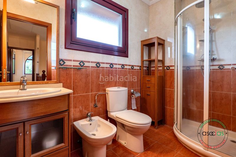 Foto f75077bc-e5d1-4e3b-8d05-088a10a2432a. Towny house in Vega - camino de huerces 1293 in Vega Gijón