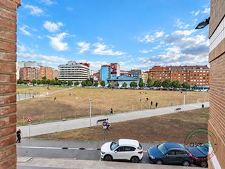 Etagenwohnung in Gijón - calle pintor mariano more 2. Piso en venta en el solaron gijon , 4 hab 2 baños ascensor y gar