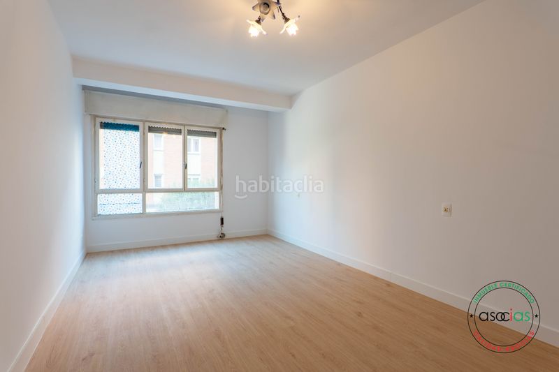 Foto 25b6fddf-518c-4bbf-9f91-1bdfb506ec31. Piso en Gijón - avenida gaspar garcia laviana 49 venta de piso en gaspar garcialaviana en Gijón
