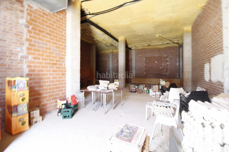 Foto 99a96cb9-7c28-4c41-a013-03307bce74ea. Alquiler local comercial estás buscando local en nuevo roces para tu negocio? en Gijón