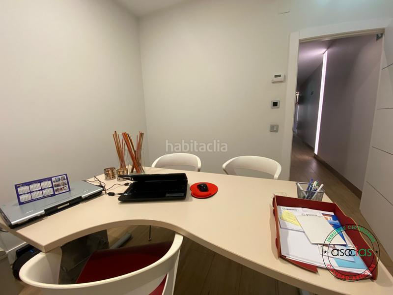 Foto 7d8fb889-c1ba-4644-accc-bf39a0fe1a5a. Local comercial local instalado nuevo como clinica de fisioterapia en Gijón